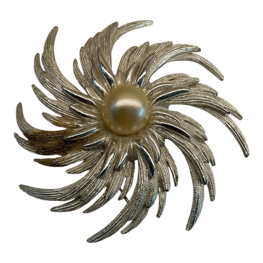 Vintage Sarah Coventry Silver Tone Pinwheel Brooch with Large Faux Pearl